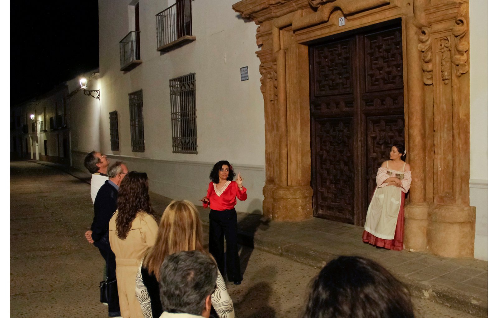 Ruta por el Barrio Noble de Almagro en la visita nocturna teatralizada El sueño de Luciana